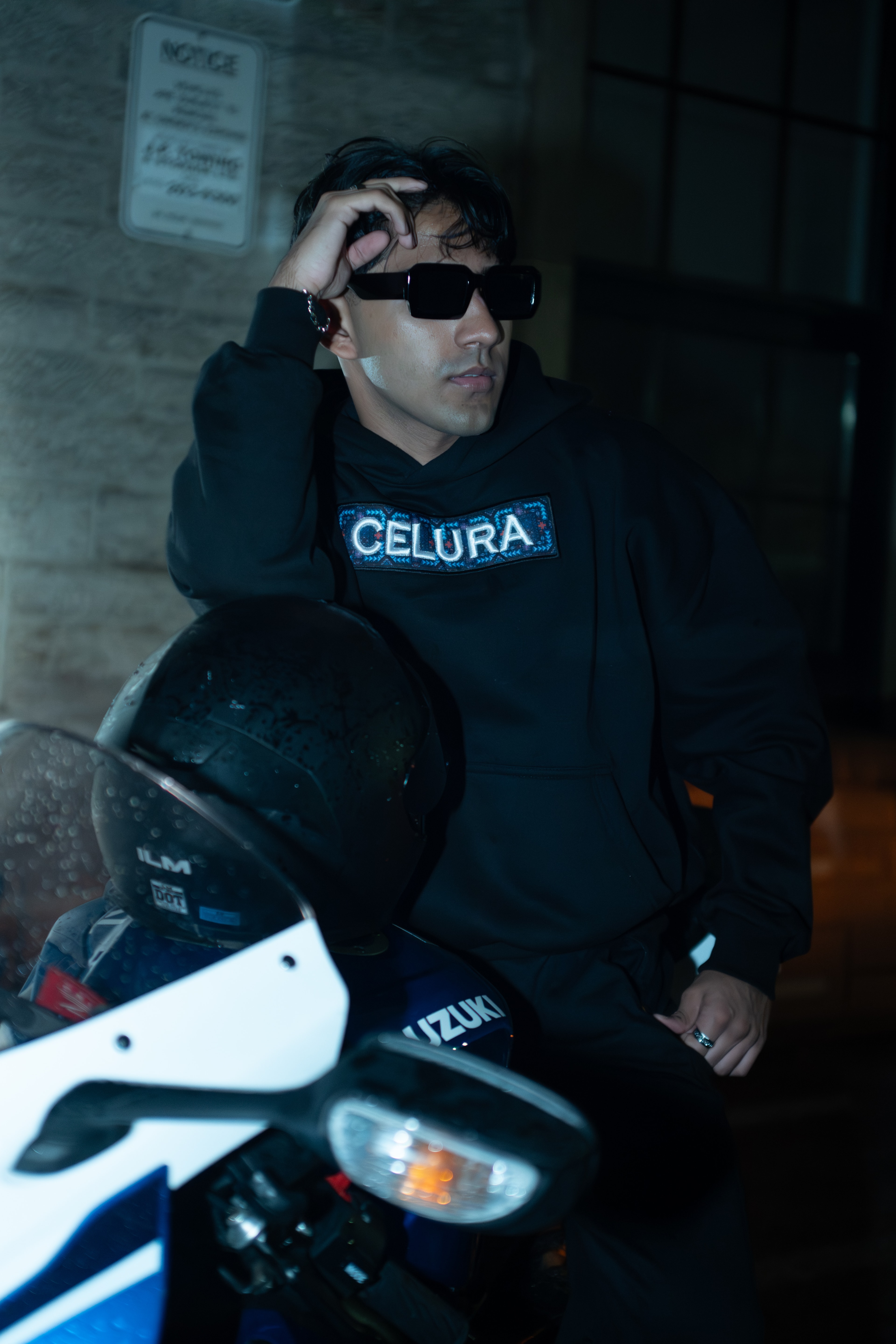 Street Moment - CELURA Lookbook